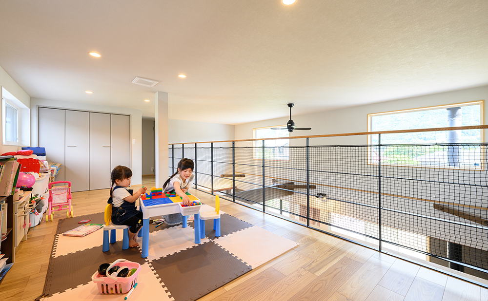 KIDS SPACE