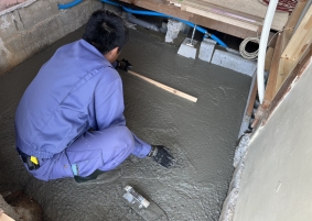 お風呂場の生コン打ち